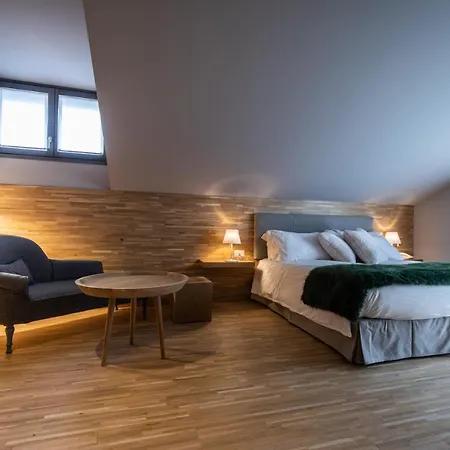 Bach Boutique 4*